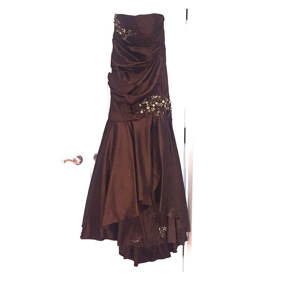 Terani Couture Gown gorgeous brown with beading - Picture 1 of 3